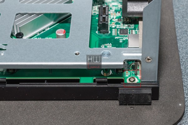 ASUSTOR_AS3202T_-_Uno_sguardo_allinterno_-_8