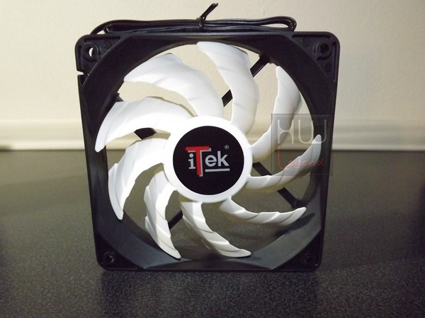 Itek_Liquy_240_-_Ventole_in_dotazione_-_1