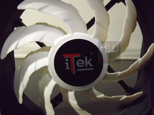 Itek_Liquy_240_-_Ventole_in_dotazione_-_2