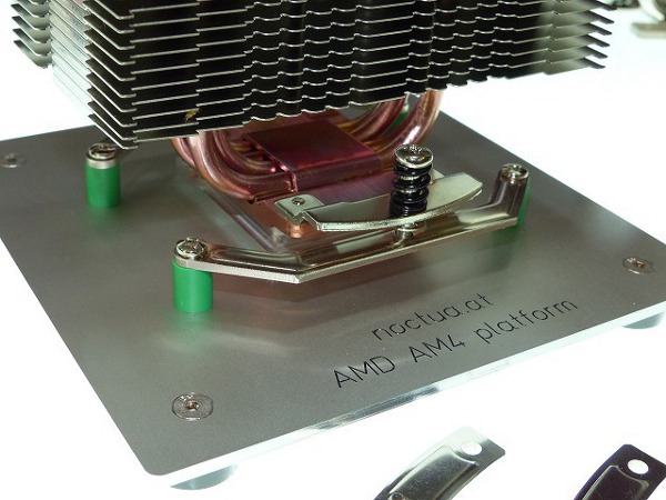 Computex_2016_-_Noctua_-_2