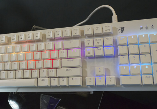 Tesoro_Computex_2016_-_5