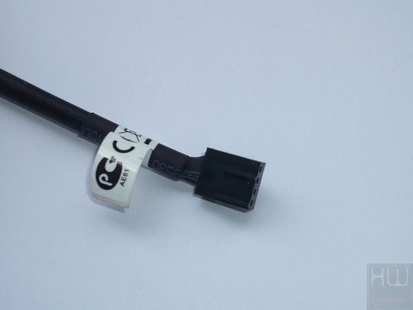 030-thermaltake-water3-extreme-s-foto-kit-dettaglio-ventole-connettore-pwm-4pin