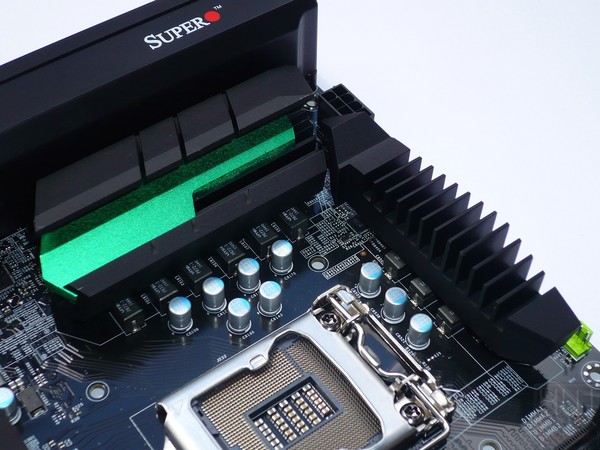 035-supermicro-c7z170-oce-foto-scheda-particolare-dissipazione-calore-circuiteria