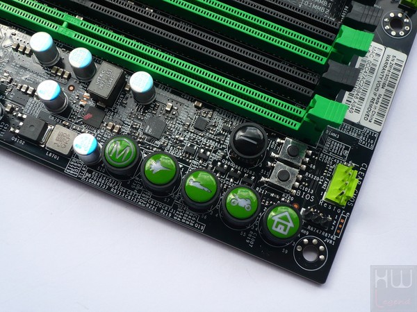 039-supermicro-c7z170-oce-foto-scheda-particolare-pulsanti-oc