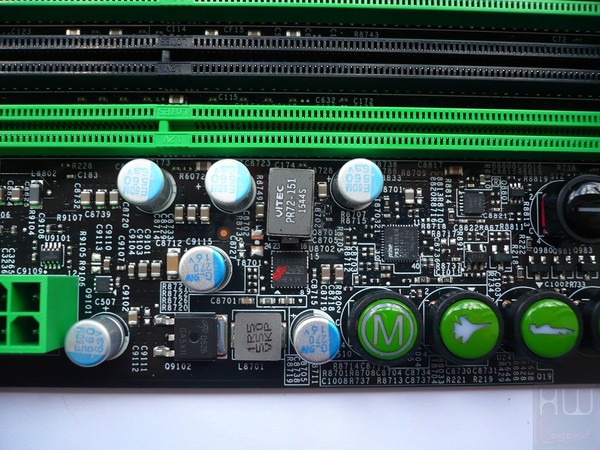 040-supermicro-c7z170-oce-foto-scheda-particolare-circuiteria-alimentazione-memorie