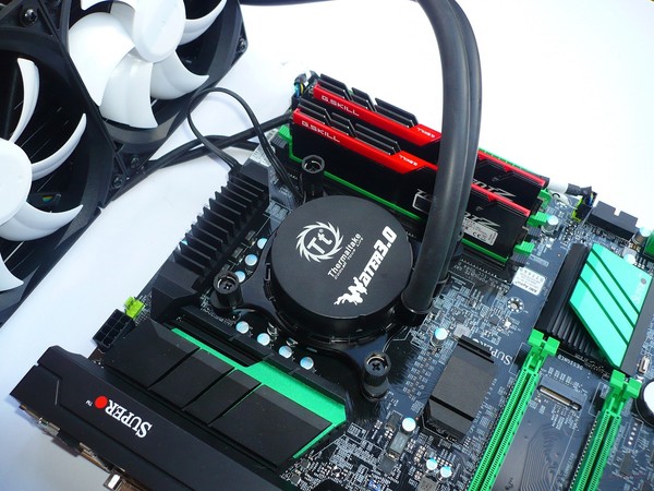 042-thermaltake-water3-extreme-s-foto-montaggio-fase-3