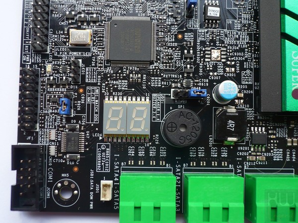 047-supermicro-c7z170-oce-foto-scheda-particolare-debug-display-buzzer