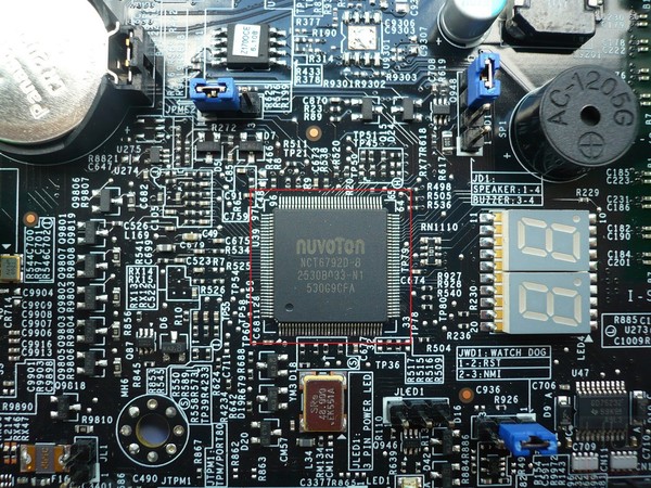 050-supermicro-c7z170-oce-foto-scheda-chip-hw-monitoring