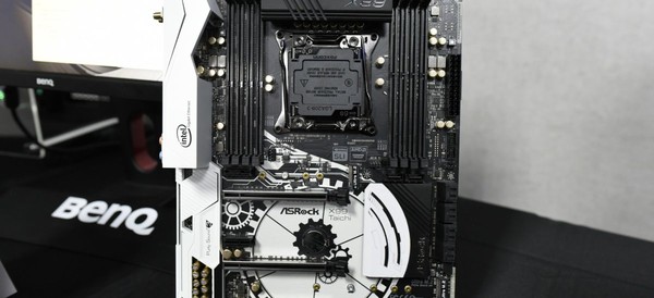 ASRock_X99_Taichi_-_1