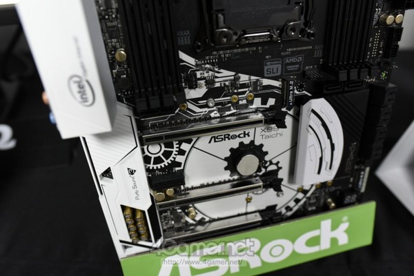 ASRock_X99_Taichi_-_2