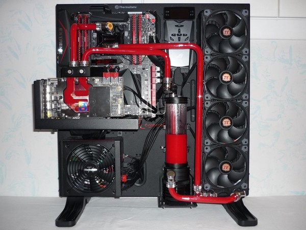 Build_Thermaltake_Core_P5_-_by_LurenZ87