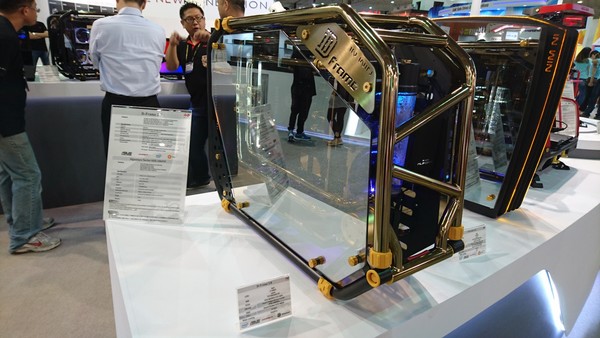 In_Win_Computex_2016_-_15