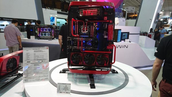 In_Win_Computex_2016_-_17