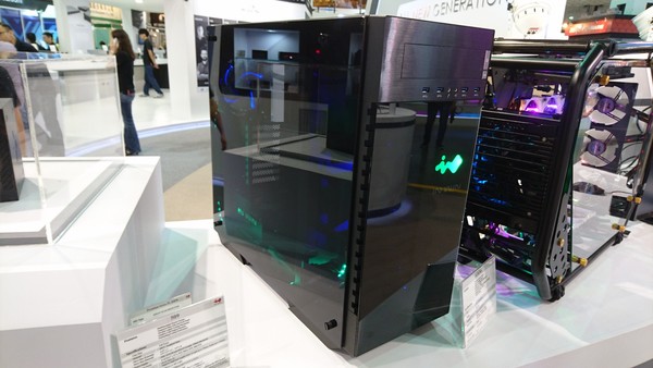 In_Win_Computex_2016_-_21