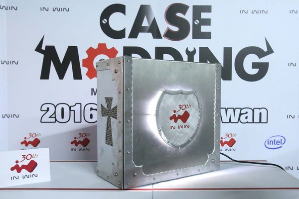 In_Win_Computex_2016_-_3