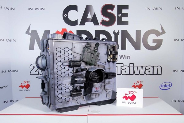 In_Win_Computex_2016_-_4