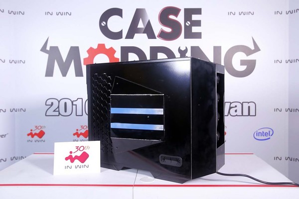 In_Win_Computex_2016_-_5