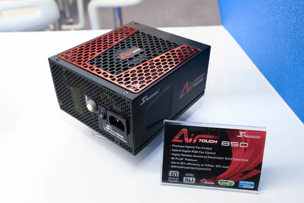 Seasonic_Computex_2016_-_5