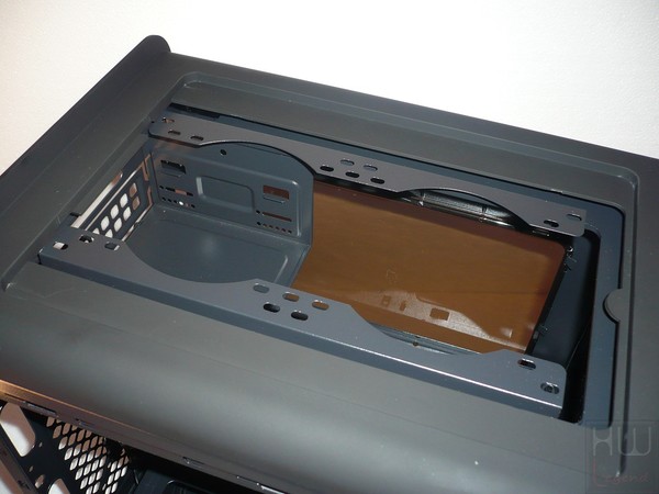 039-itek-eclipse-gaming-cube-foto-case-pannello-superiore-griglia-magnetica-rimossa-particolare-supporto-ventole-radiatori