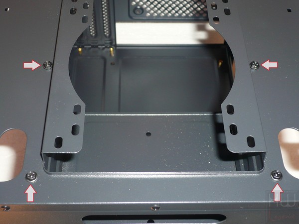 040-itek-eclipse-gaming-cube-foto-case-pannello-superiore-particolare-viti-fissaggio-bays-5.25