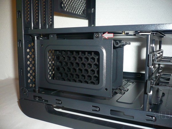 049-itek-eclipse-gaming-cube-foto-case-vano-unit-2.5-particolare-vite-fissaggio