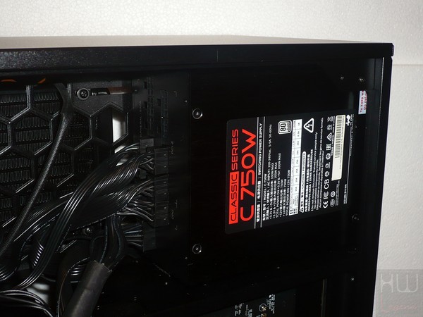 076-inwin-303-classic-c750-dettaglio-installazione-componenti-particolare-vano-PSU