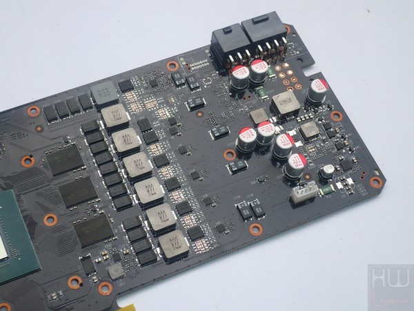 094-inno3d-gtx1080-ichill-foto-scheda-PCB-circuiteria