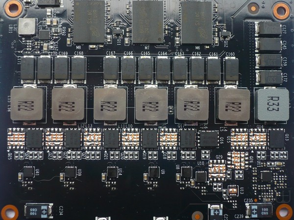 095-inno3d-gtx1080-ichill-foto-scheda-PCB-circuiteria