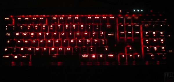 048-corsair-k70-rapidfire-foto-tastiera-particolare-illuminazione