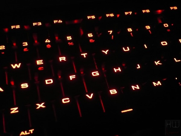 049-corsair-k70-rapidfire-foto-tastiera-particolare-illuminazione