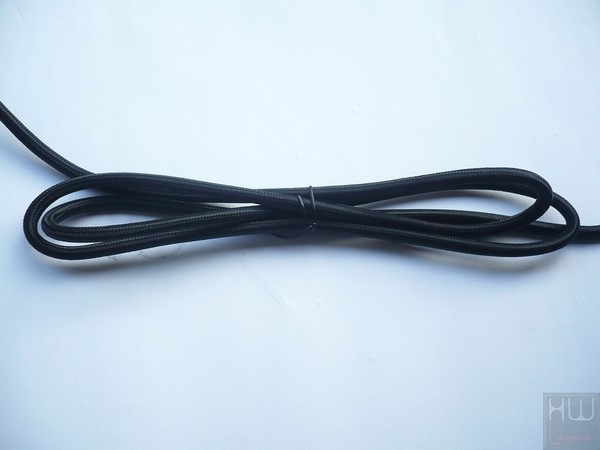 052-corsair-k70-rapidfire-foto-tastiera-particolare-cavo-usb-sleeving