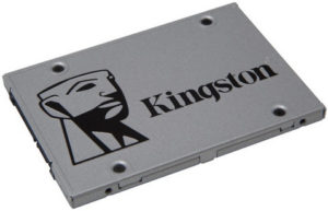 001-kingston-uv400-ssd-copertina