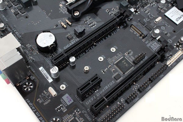 AMD_con_socket_AM4_e_chipset_B350_-_3