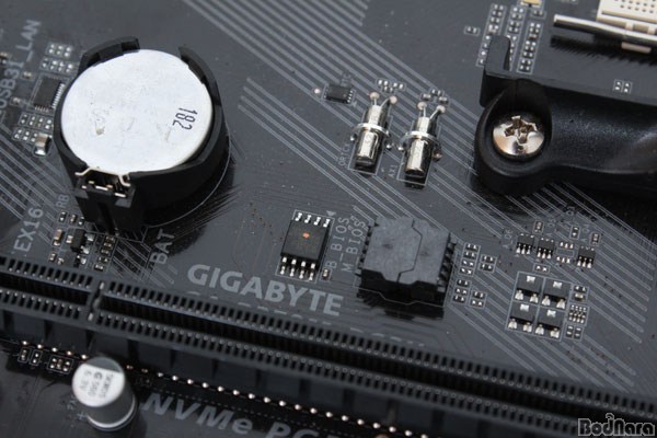 AMD_con_socket_AM4_e_chipset_B350_-_4