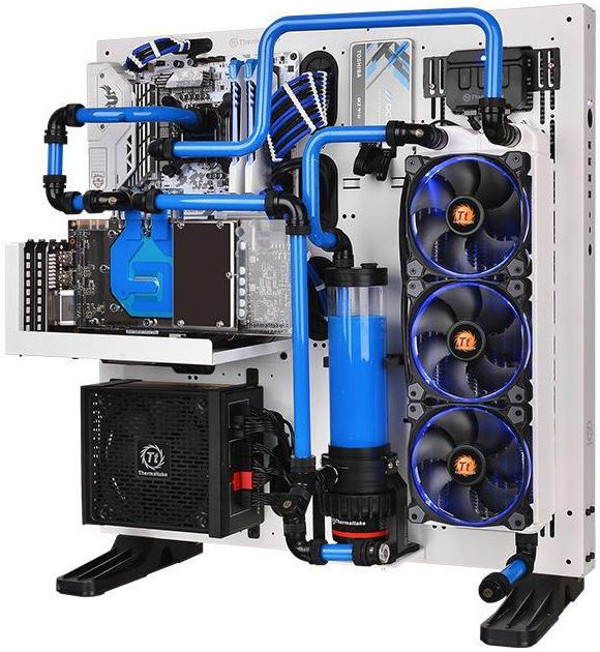 Thermaltake_Pacific_V-GTX_100_Series_-_3