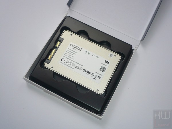 008-crucial-mx300-ssd-foto-confezione-interno