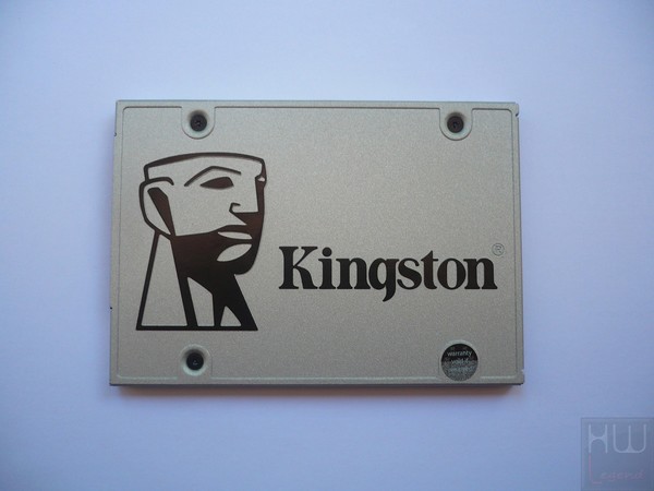 016-kingston-uv400-ssd-foto-varie
