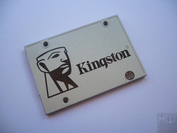 017-kingston-uv400-ssd-foto-varie