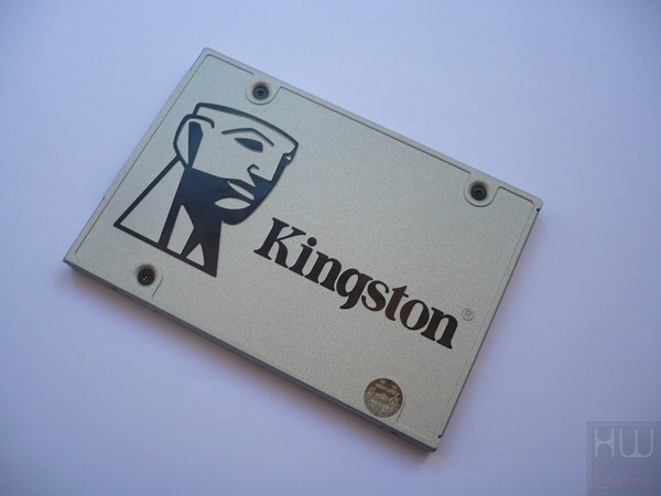 018-kingston-uv400-ssd-foto-varie