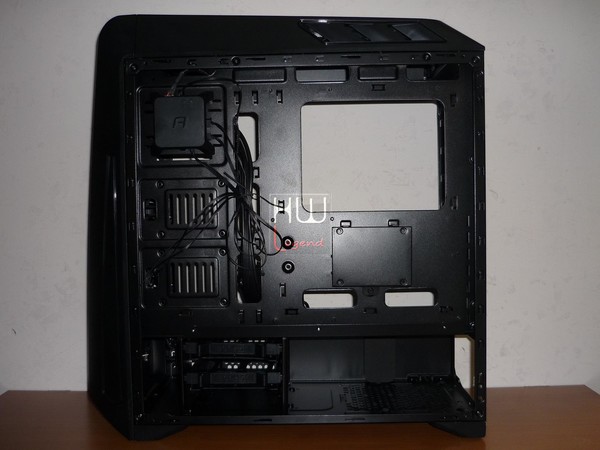 Antec_GX1200_-_Uno_sguardo_allinterno_-_1