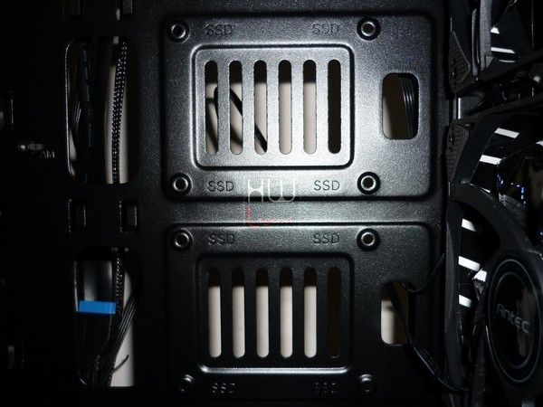 Antec_GX1200_-_Uno_sguardo_allinterno_-_10