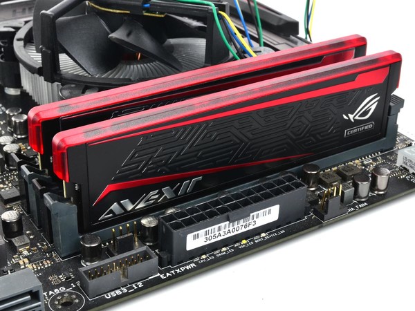 017a-avexir-rog-impact-ddr4-intro-specifiche