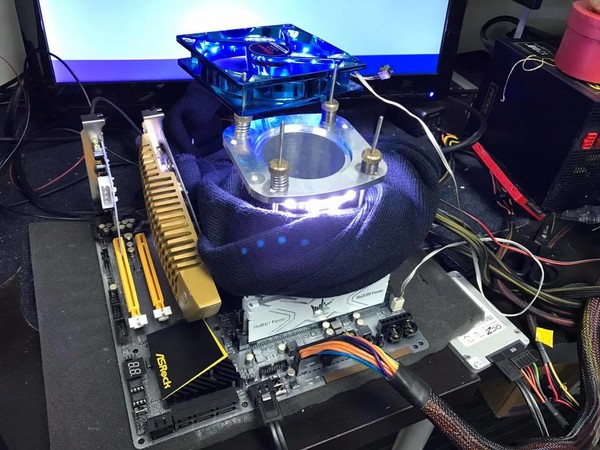 Intel_Core_i7-7700K_raggiunge_i_6.7GHz
