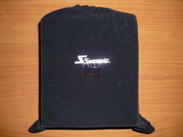 Seasonic_PRIME_Titanium_750W_-_Confezione_e_Bundle_-_9