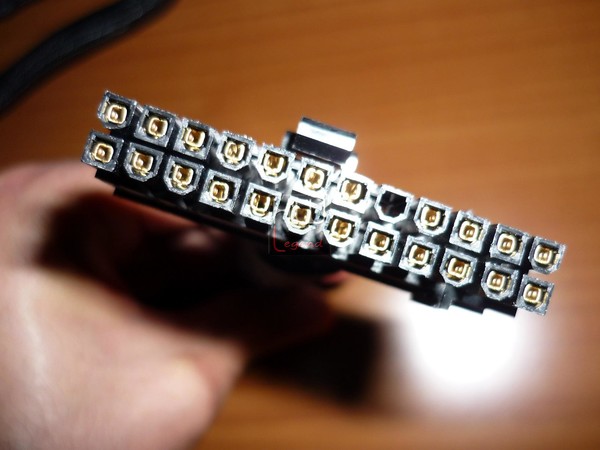 Seasonic_PRIME_Titanium_750W_-_Uno_sguardo_da_vicino_-_10