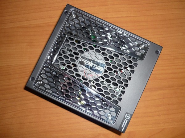 Seasonic_PRIME_Titanium_750W_-_Uno_sguardo_da_vicino_-_4