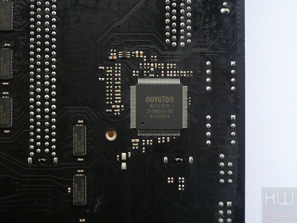 029-asrock-x99-taichi-foto-scheda-retro-chip-hw-monitoring