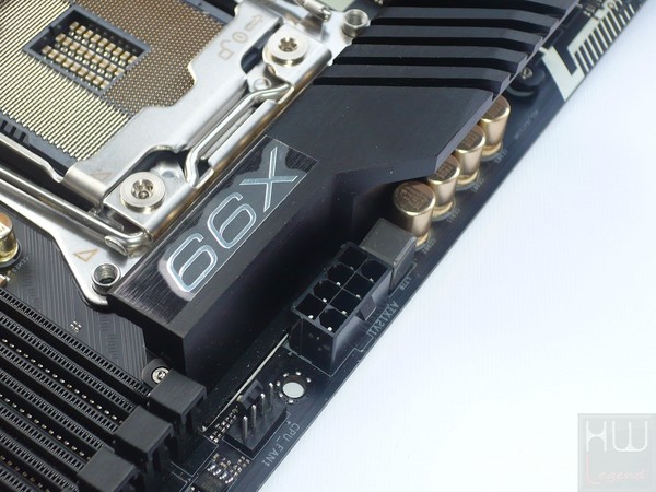 036-asrock-x99-taichi-foto-scheda-zona-socket-circuiteria-connettore-8pin-eps