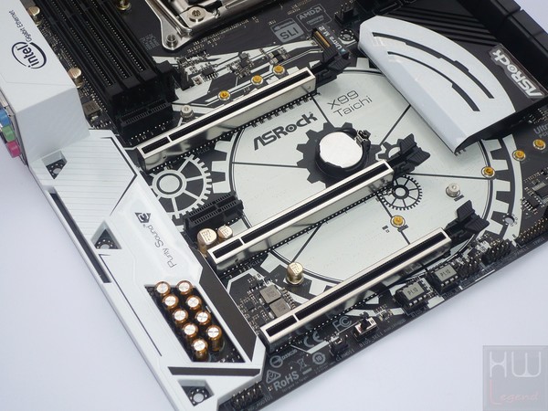 039-asrock-x99-taichi-foto-scheda-slot-espansione-pcie