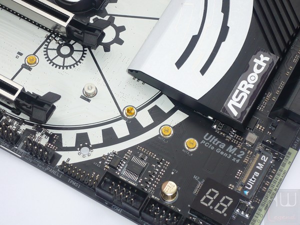 043-asrock-x99-taichi-foto-scheda-conn-ultram2-pcie2